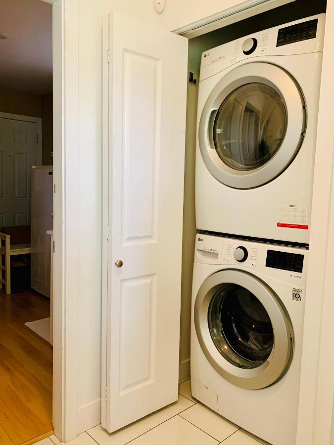 Private Guest Suite 10Mins To Downtown - King Bed - Bathtub - Free Parking Vancouver Exterior photo