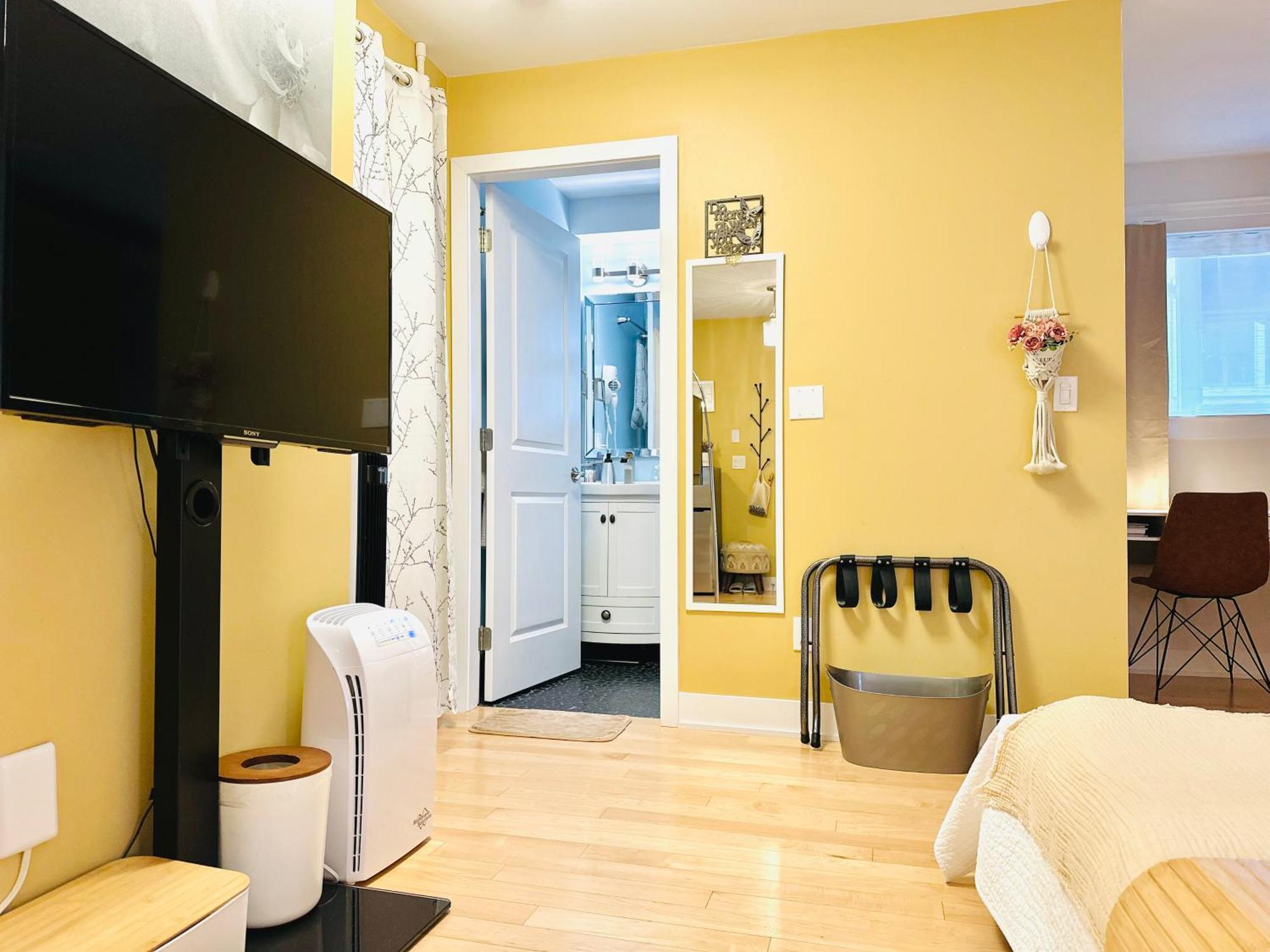 Private Guest Suite 10Mins To Downtown - King Bed - Bathtub - Free Parking Vancouver Exterior photo